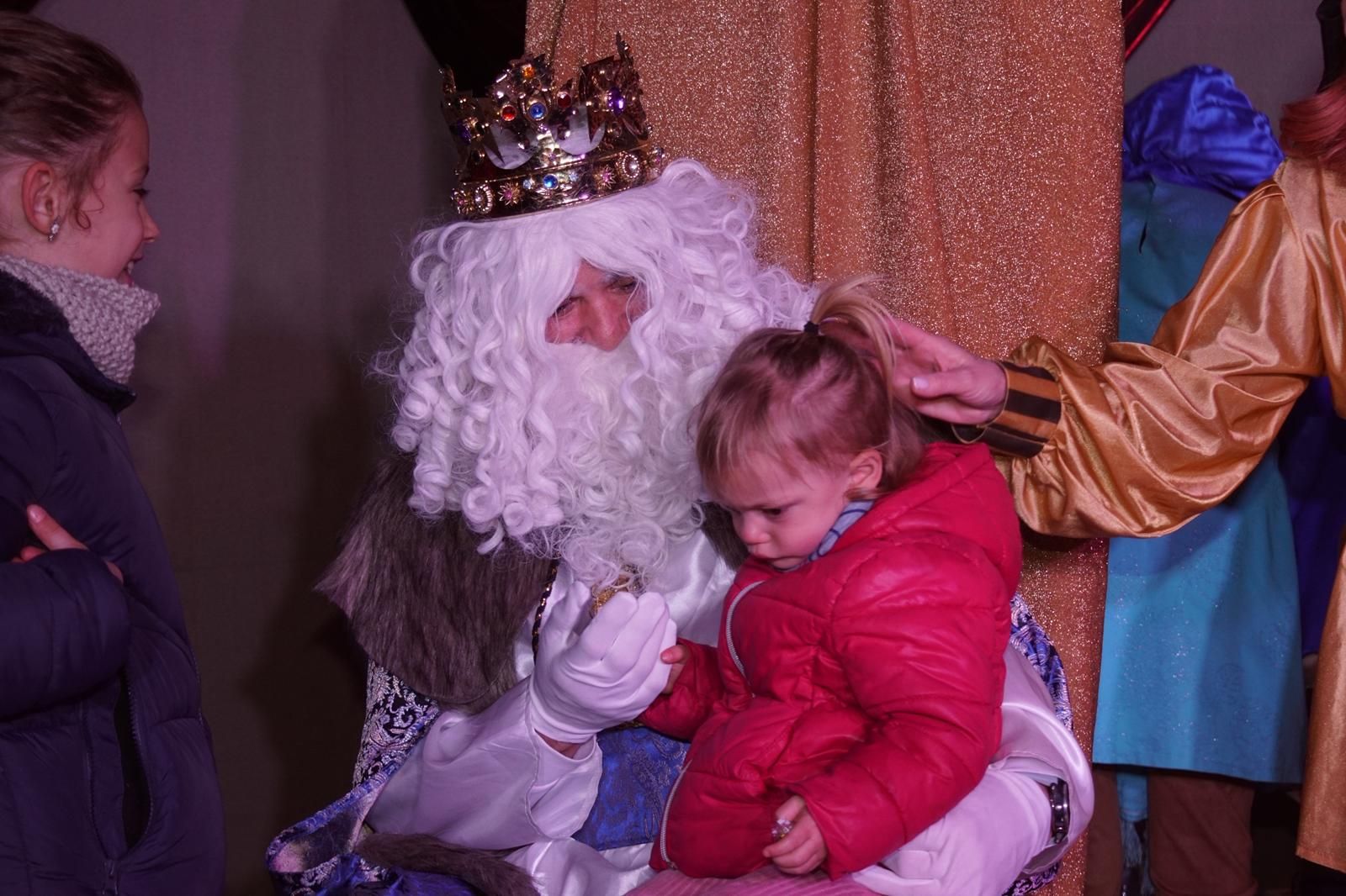 Los Reyes Magos reciben las cartas de los niños de El Encinar