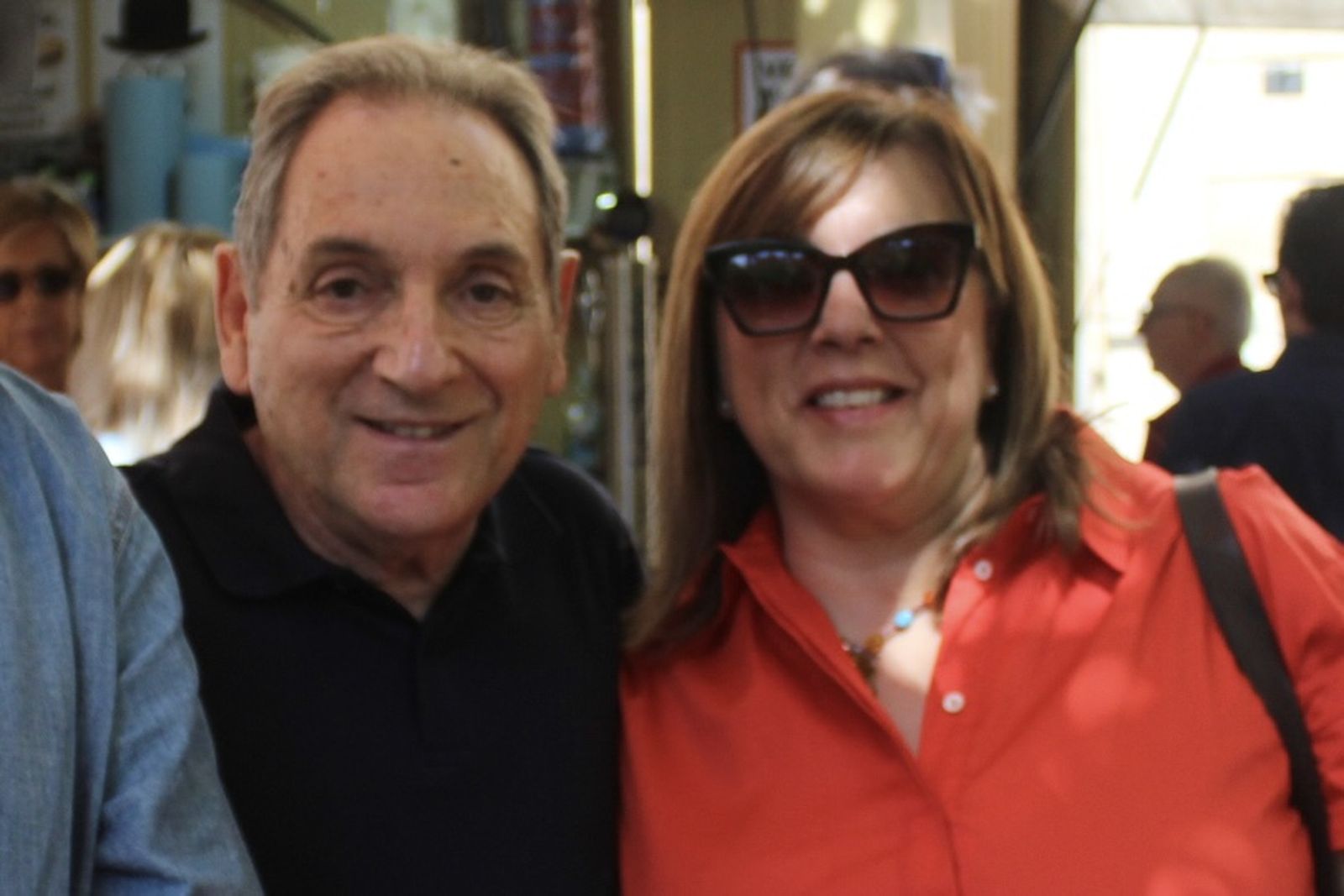 Ambiente en la Feria de Día en el mediodía de este