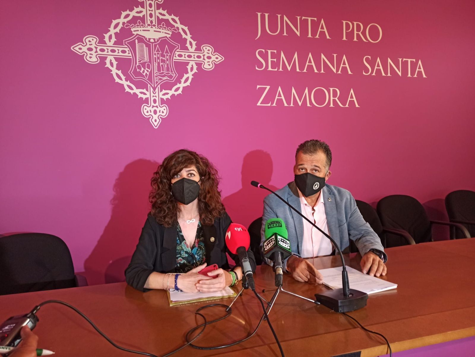 Un nuevo manto para la Esperanza