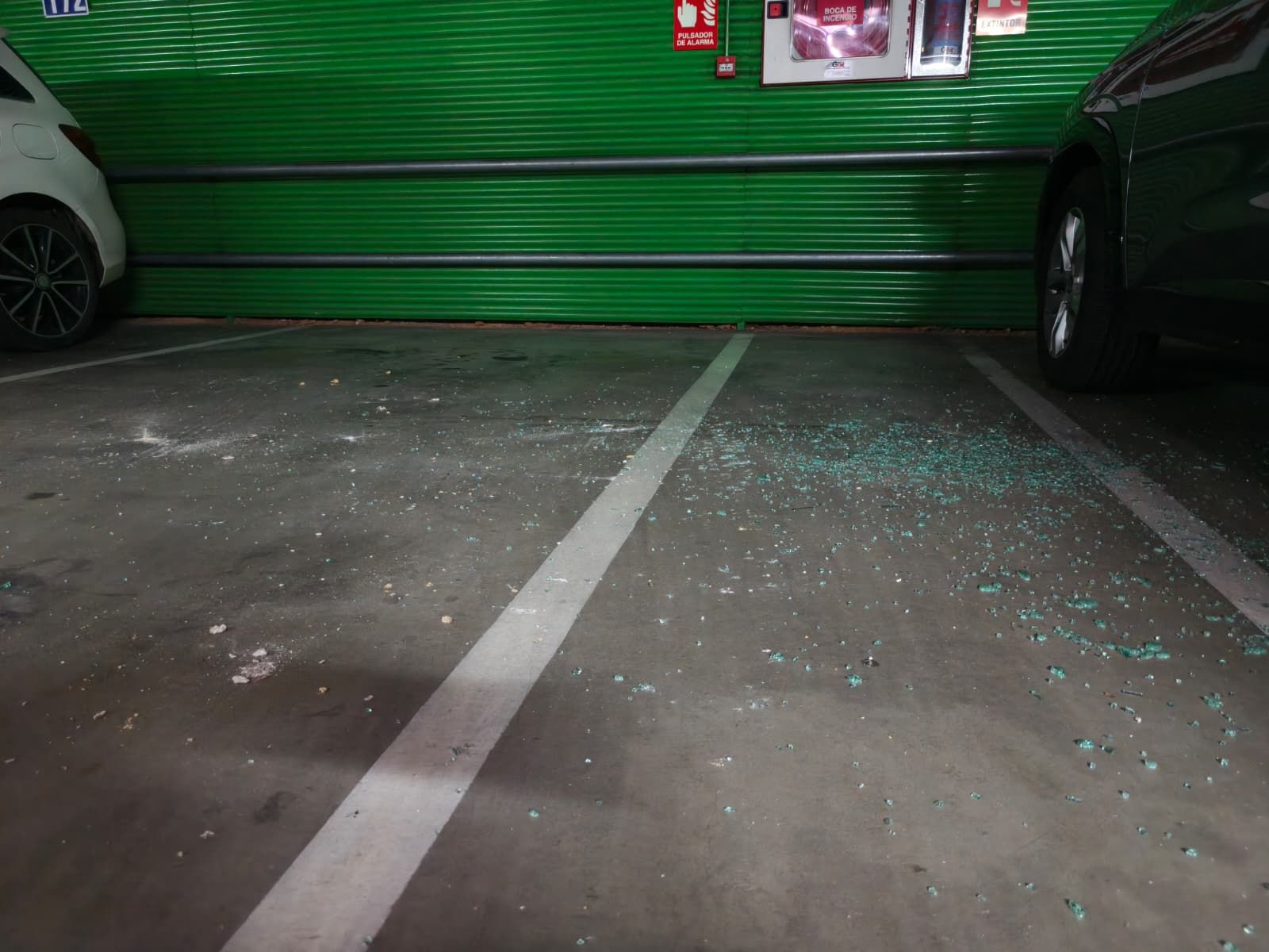 Saquean doce coches de madrugada en el parking de la avenida de Portugal
