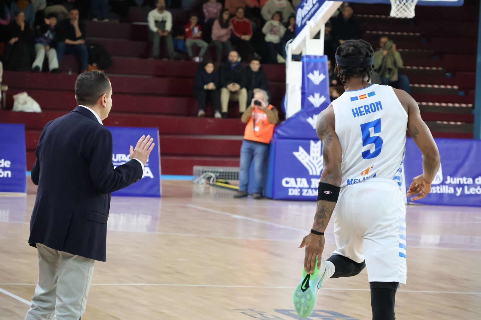 GALERÍA | El CB Zamora recibe al Melilla Baloncesto en busca de la victoria en su primer partido del año