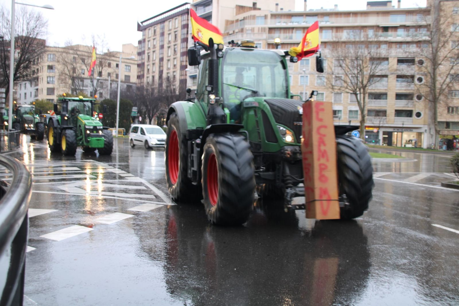 En imágenes la marcha con tractores y vehículos de campo en Salamanca en protesta contra Mercosur