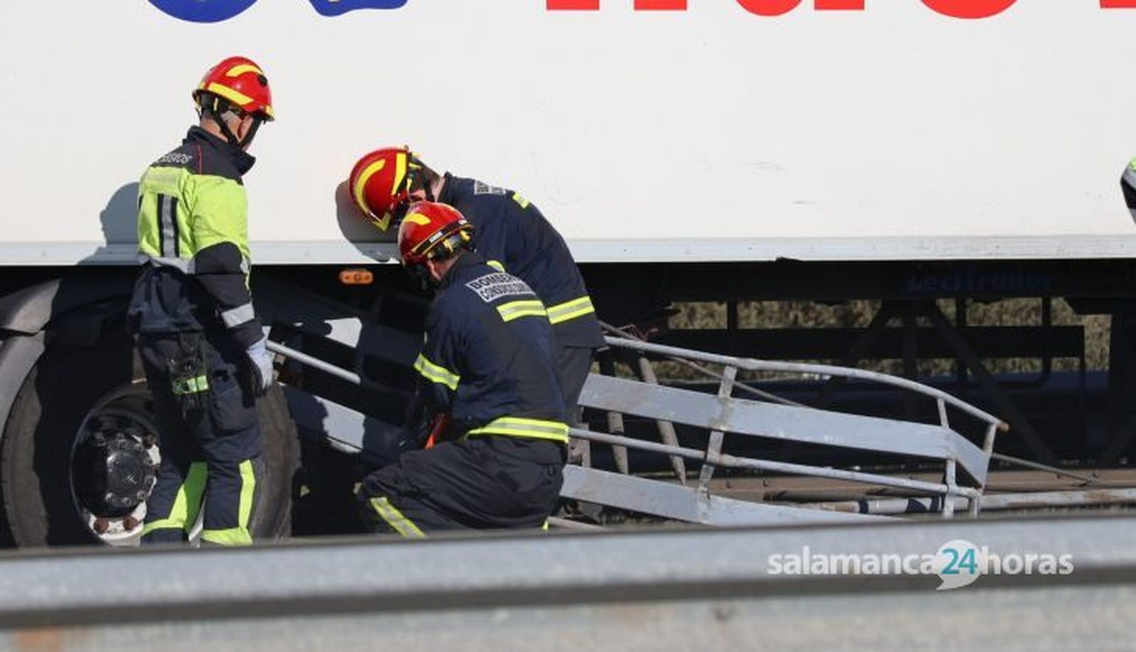 whatsapp-image-2024-04-18-at-10-22-45-1-728x418