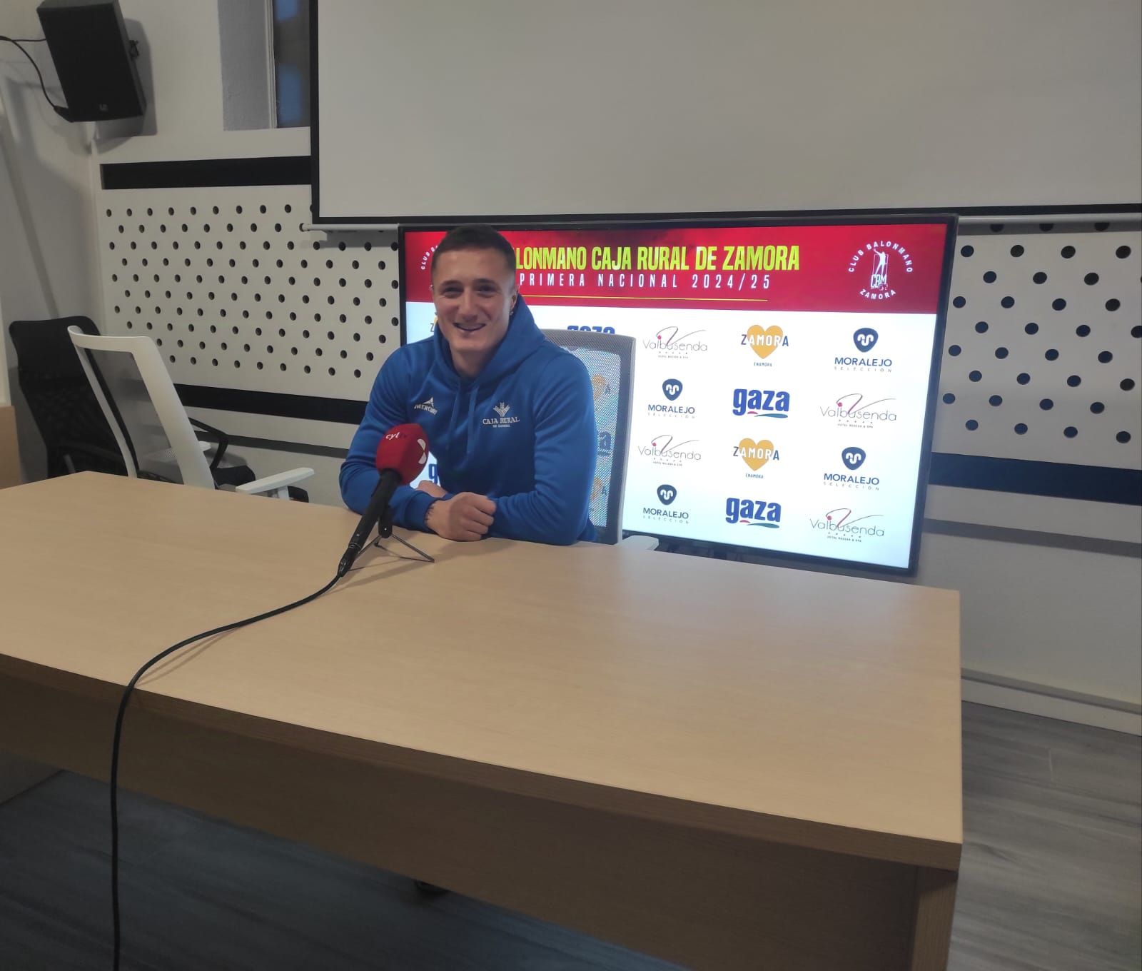 Guille Medina en rueda de prensa.