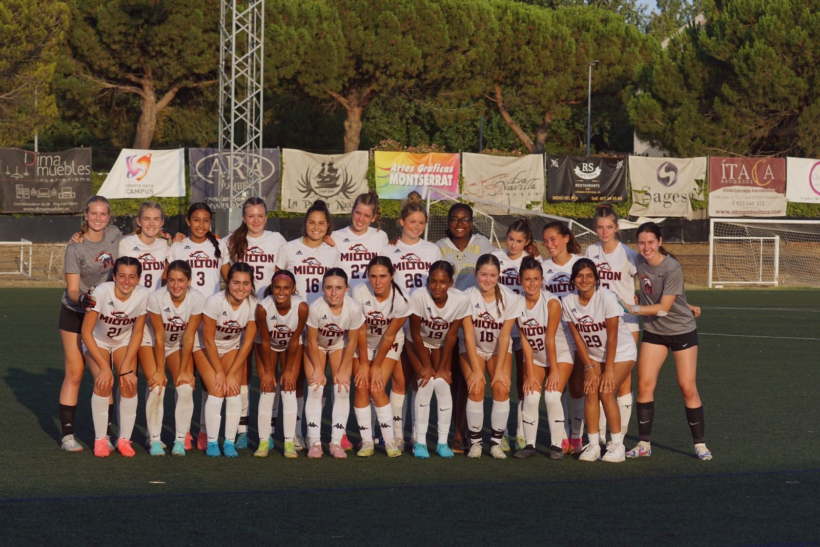 partido-amistoso-salamanca-futbol-femenino-y-milton-academy-foto-juanes-8
