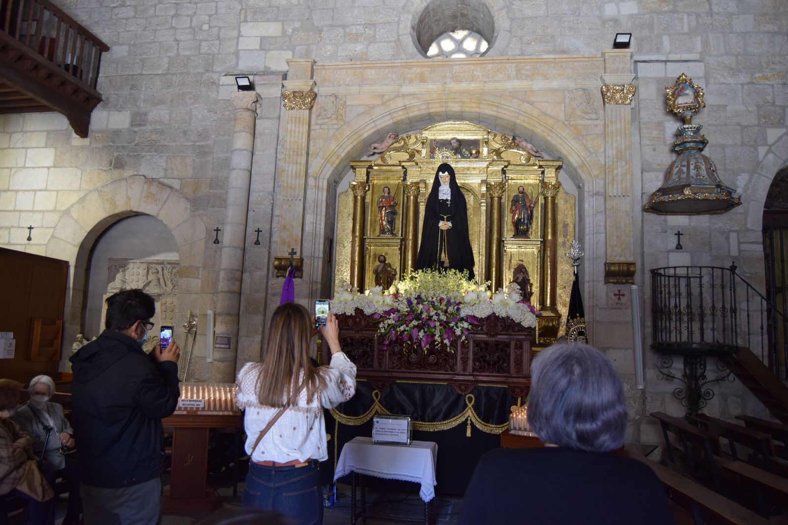 velo-de-luto-para-la-soledad-en-san-juan-8