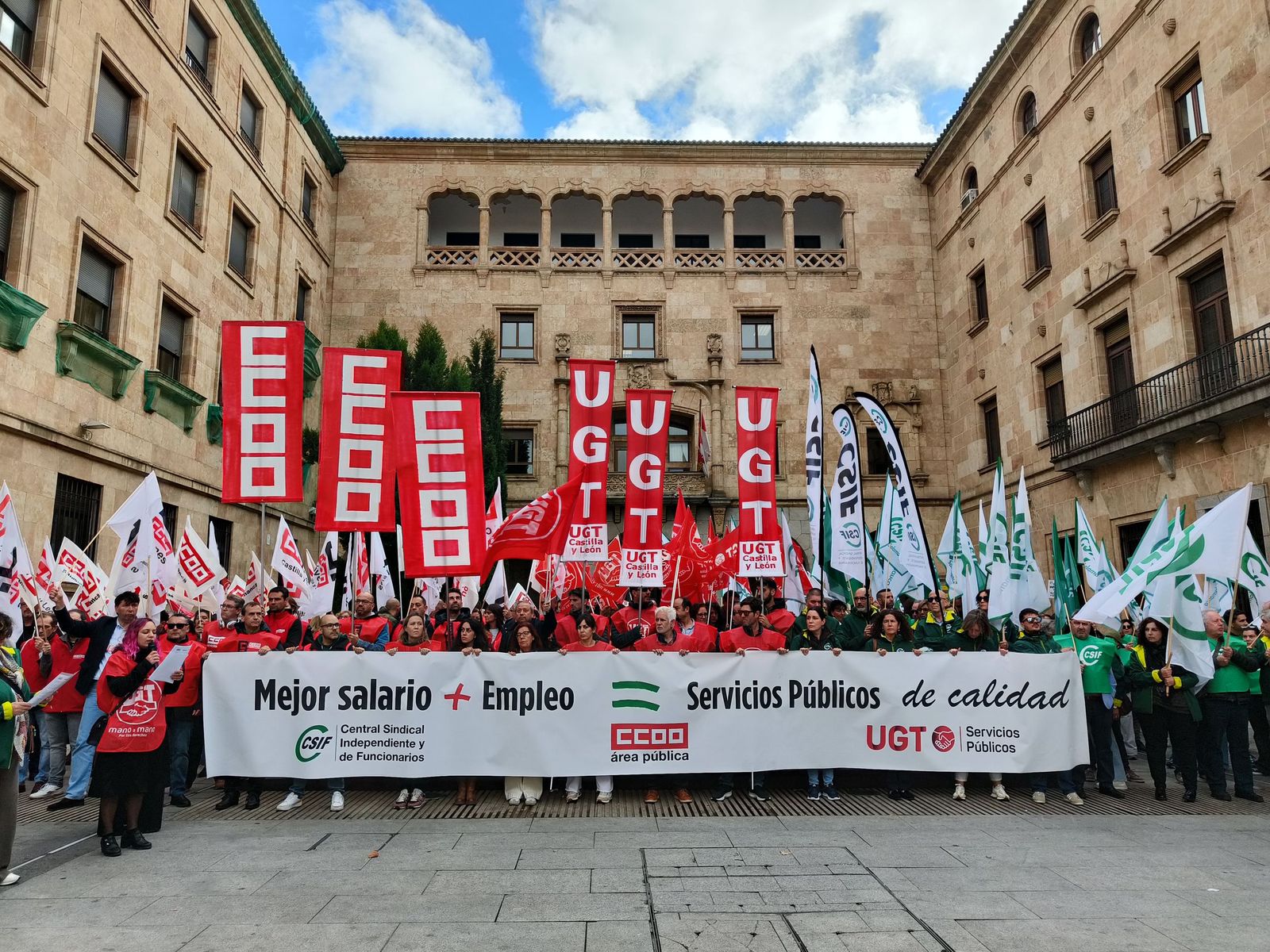 Los sindicatos se movilizan en Salamanca por el bloqueo salarial en los servicios públicos y amenazan con huelga