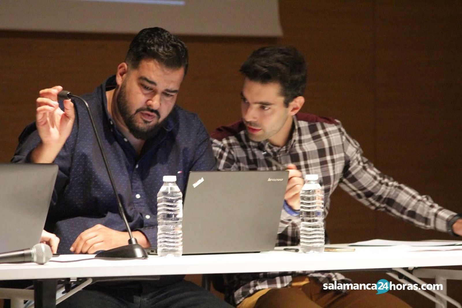 Imagen de archivo de Miguel Ángel Sandoval y Alejandro Becerro, presidente y secretario de Unionistas, en una asamblea