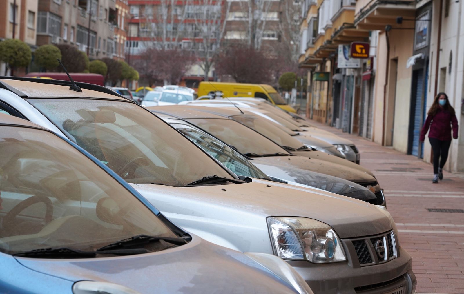 Imagen de vehículos manchados por el polvo. ICAL