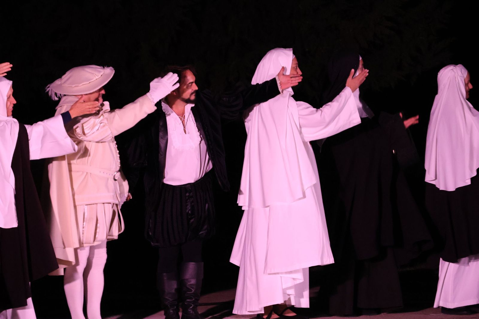 GALERÍA | Don Juan Tenorio cierra temporada en el Cementerio de San Atilano