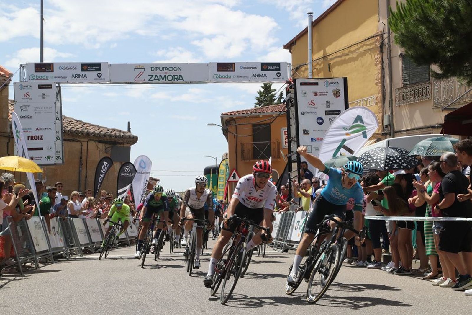 Sergio Chumil se lleva la XL Vuelta a Zamora. Foto Álvaro García. Archivo