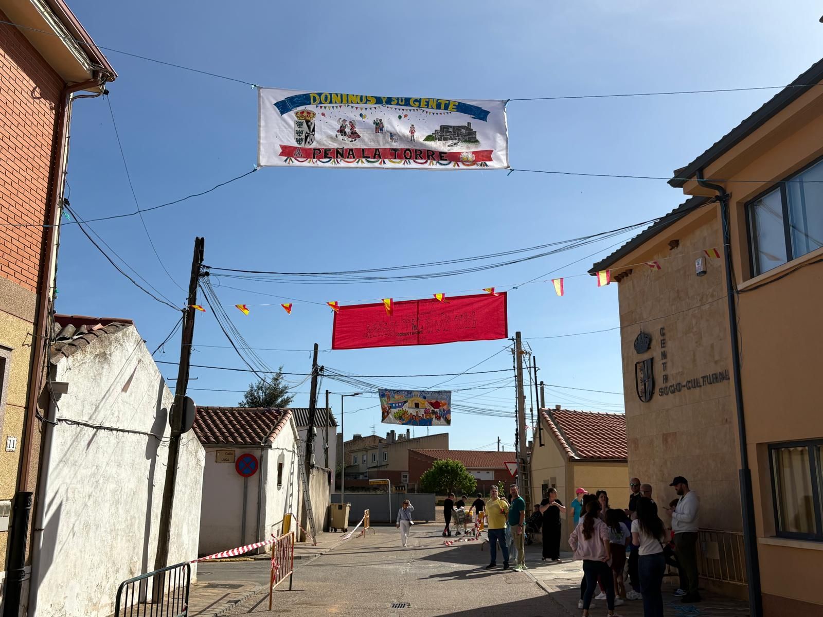Doñiños celebra sus fiestas rodeados de cultura, arte y diversión