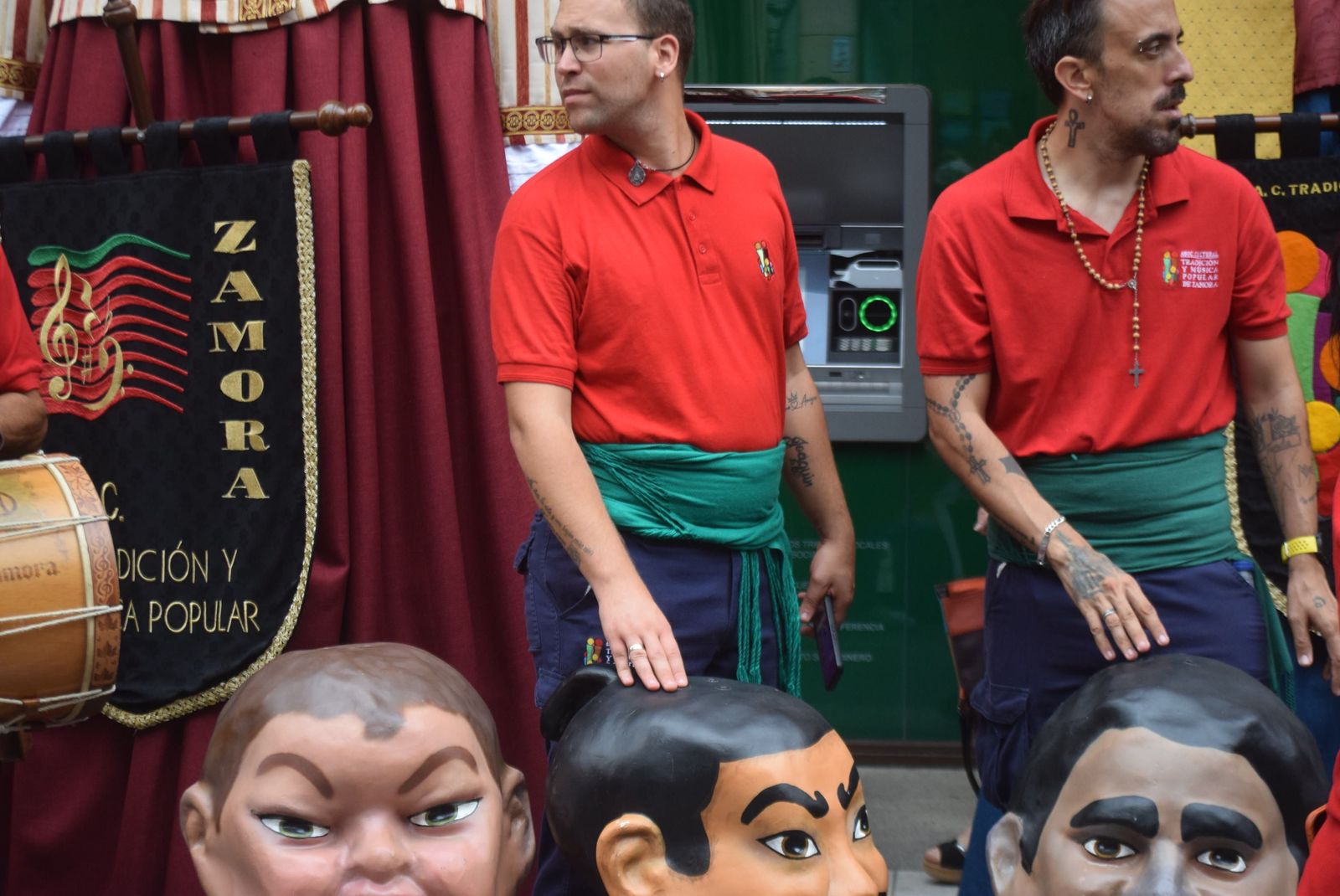 pasacalles-gigantes-y-gigantillas-24