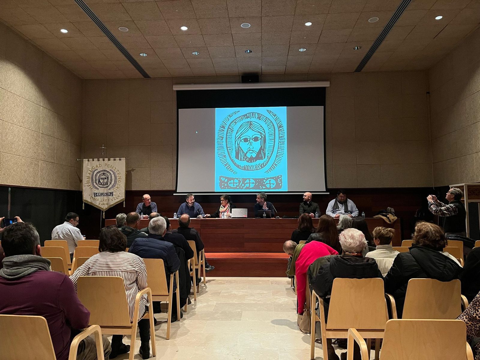 Novedades en la Hermandad de Jesús de Luz y Vida: la imagen de Jesús abandonará la Catedral