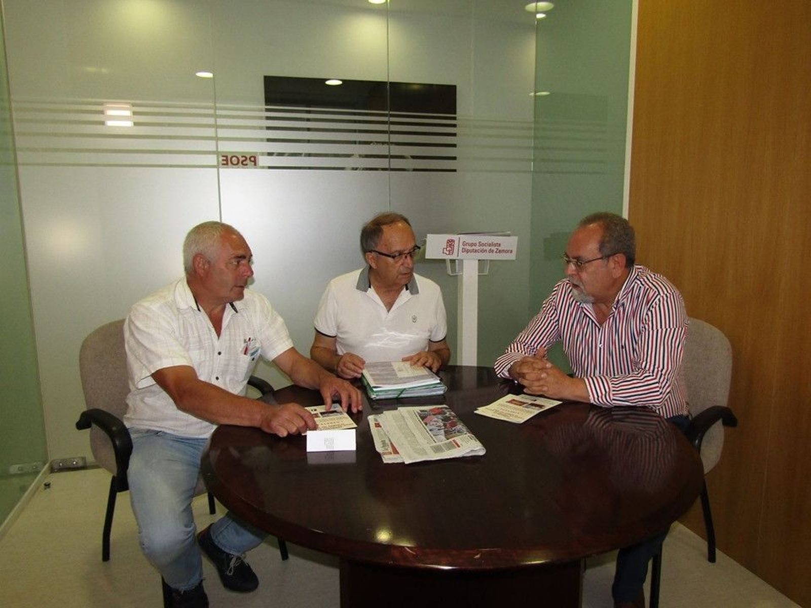 Ayto. Fermoselle. Reunión Alcalde José Manuel Pilo con Manuel Ramos PSOE 04 09 19