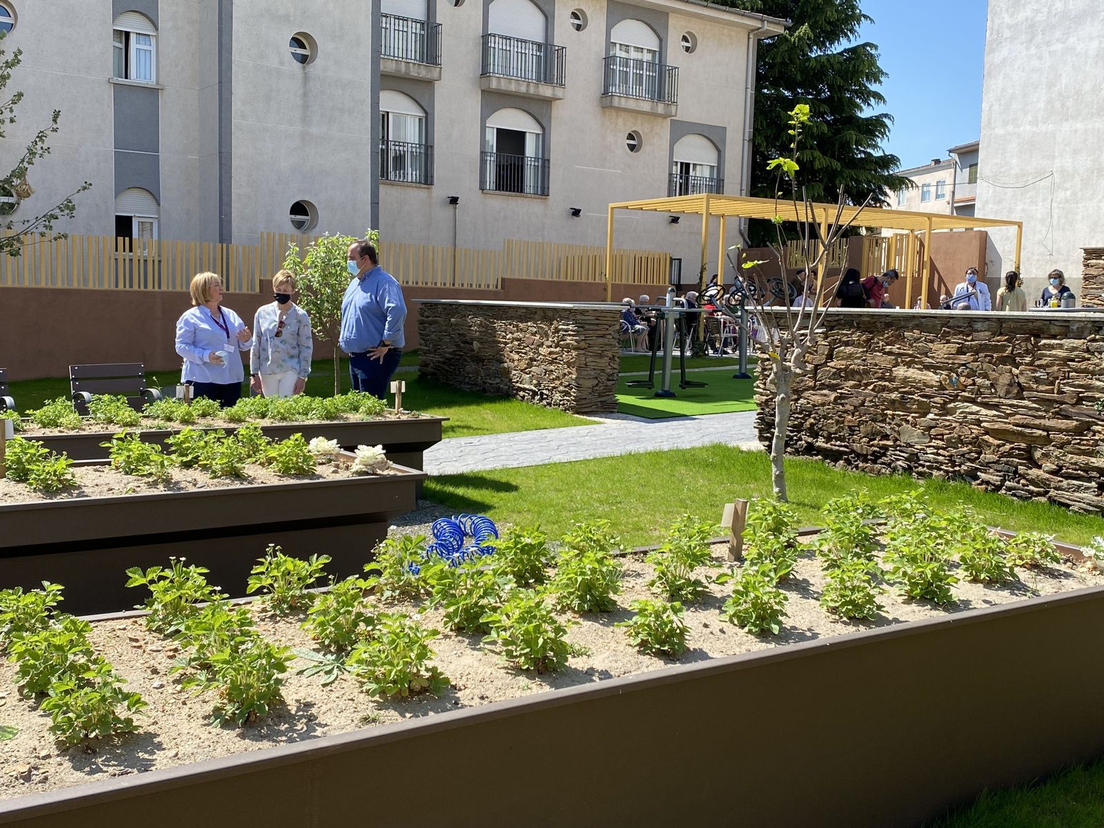 Jardín Residencia de mayores de Guijuelo 4