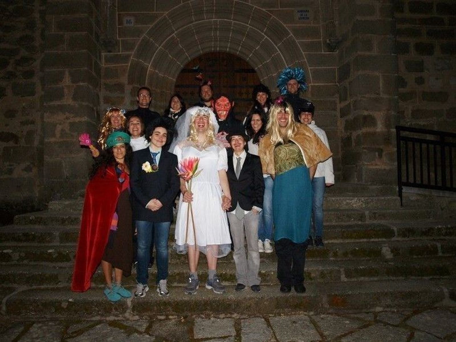 Jóvenes de Móstoles celebran la despedida de solteros con buen humor y sin alcohol