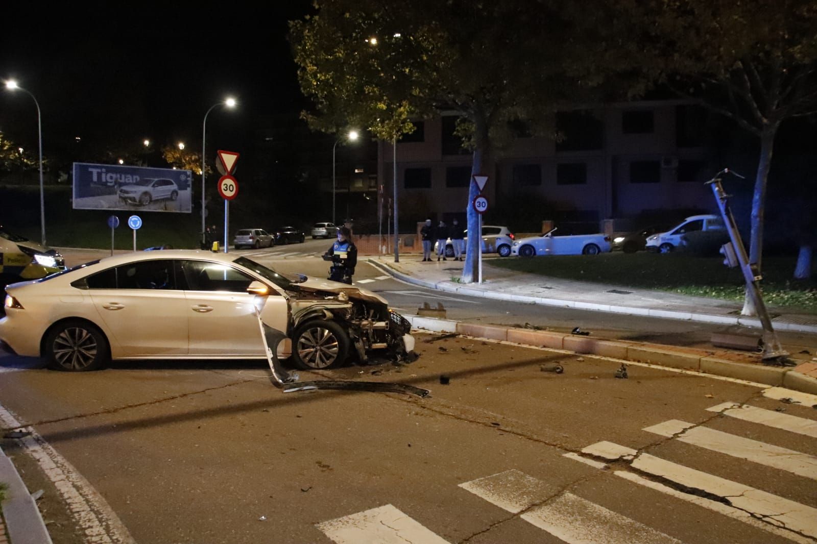 accidente-de-taxi-en-glorieta-beatriz-de-suabia-fotos-andrea-m-7