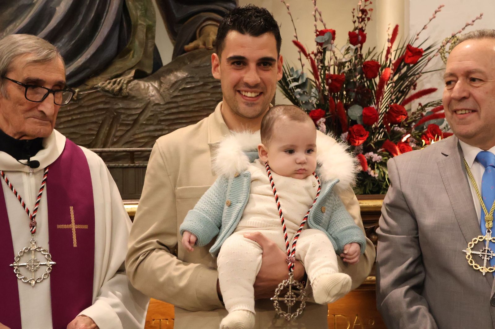 Entrada de nuevos hermanos de la Hermandad de Jesús en Su Tercera Caída (34).JPG