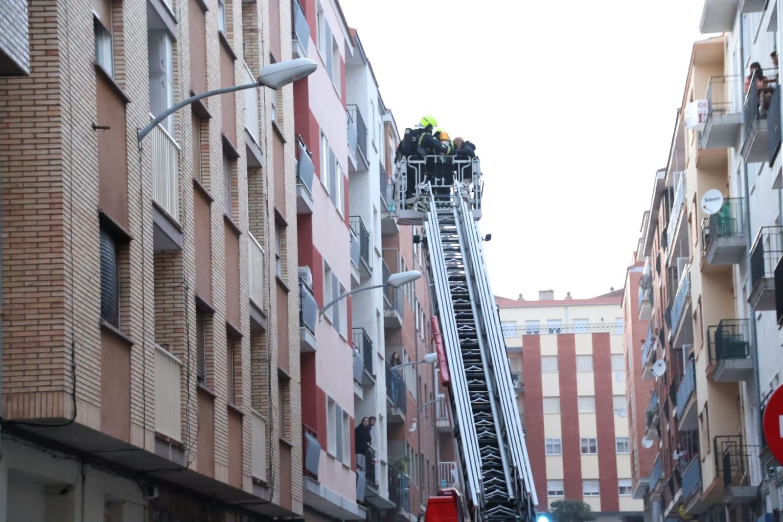 incendio-en-una-vivienda-en-la-calle-leon-felipe-2