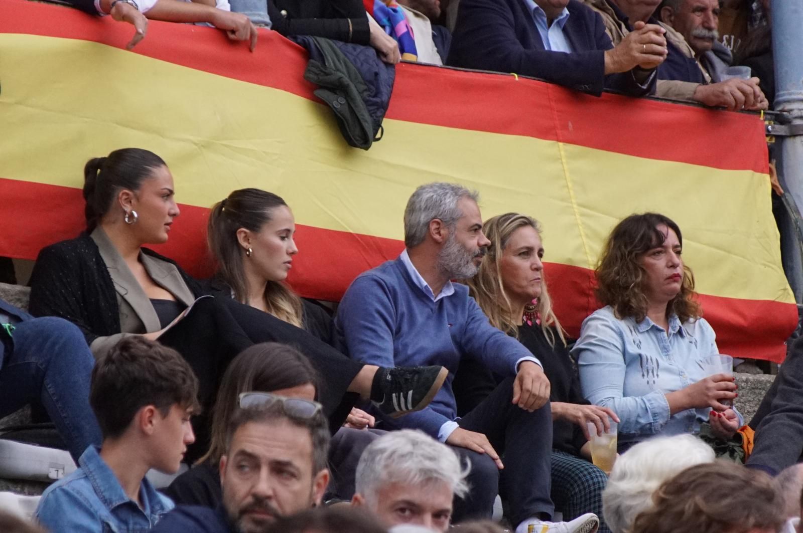 ambiente-en-el-patio-de-cuadrillas-de-la-glorieta-para-ver-a-sergio-galan-diego-ventura-y-guillermo-hermoso-de-mendoza-21-de-septiembre-de-2024-fotos-juanes-46