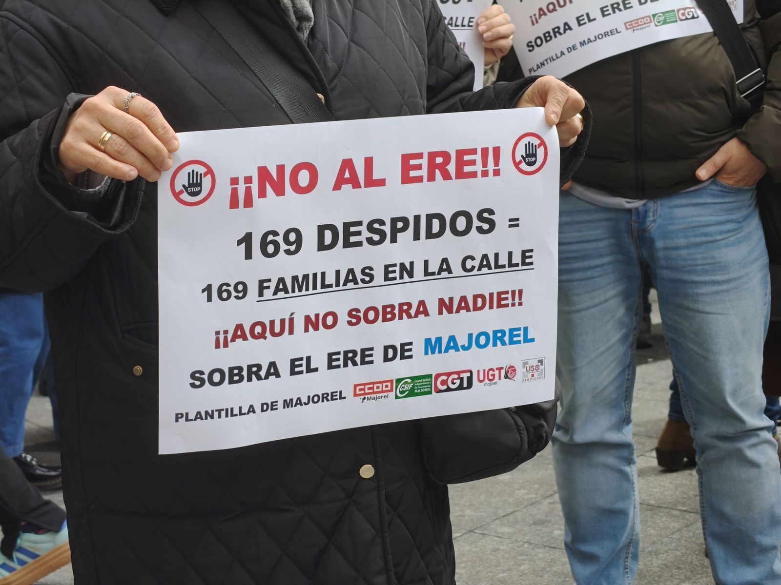 Posibles trabajadores afectados por el ERE de Majorel se manifiestan en Salamanca