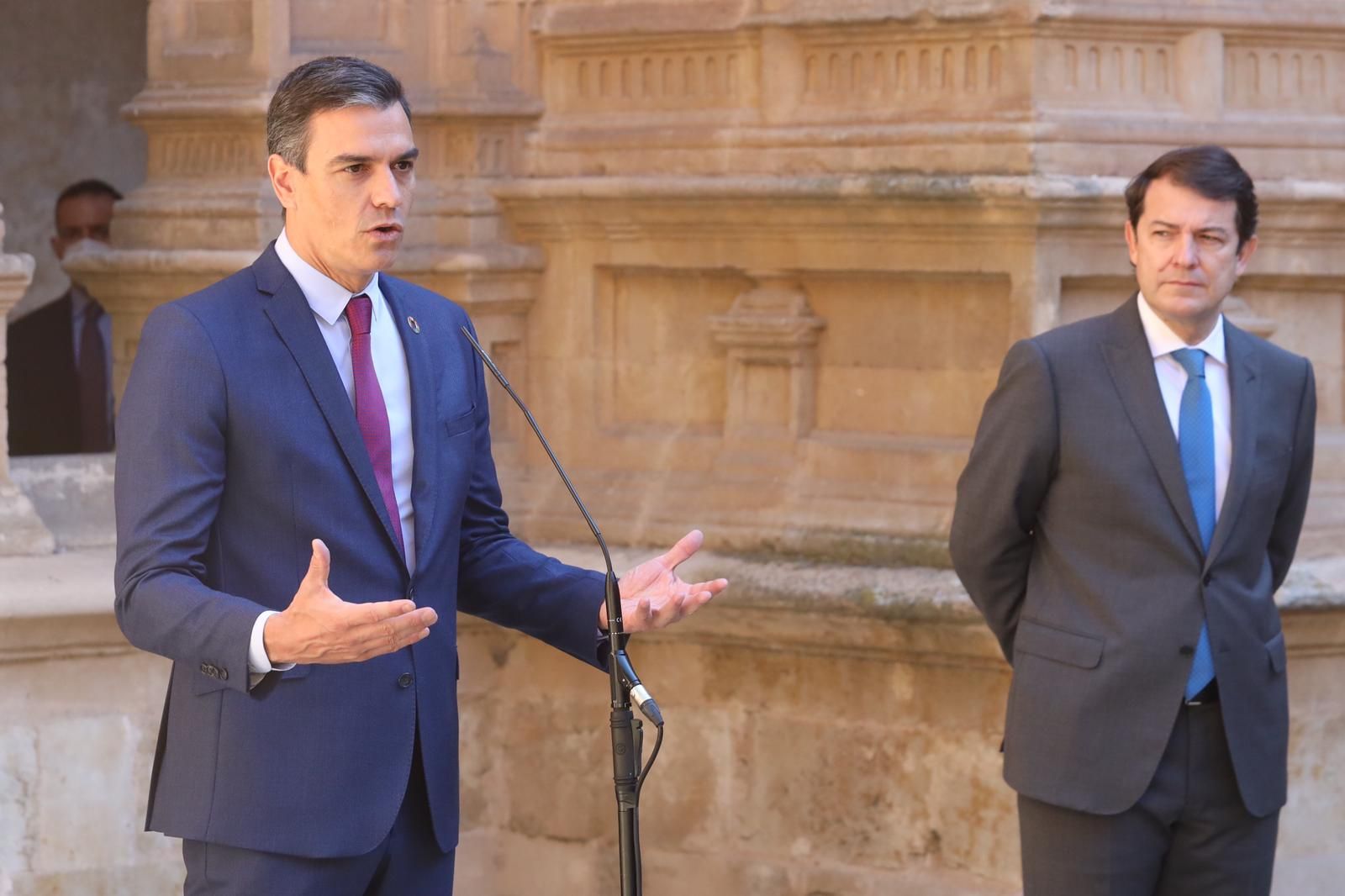 Pedro Sánchez y Mañueco  Conferencia de Presidentes.