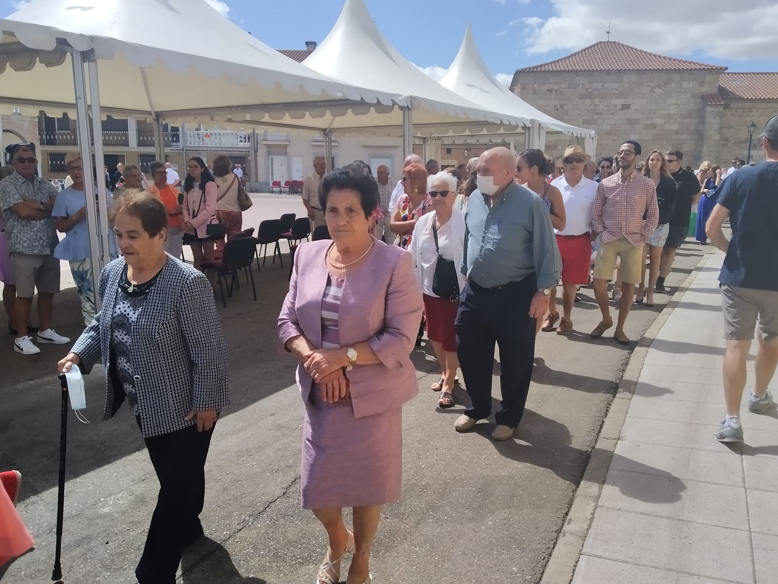 procesion-por-las-fiestas-patronales-en-valdelosa-13