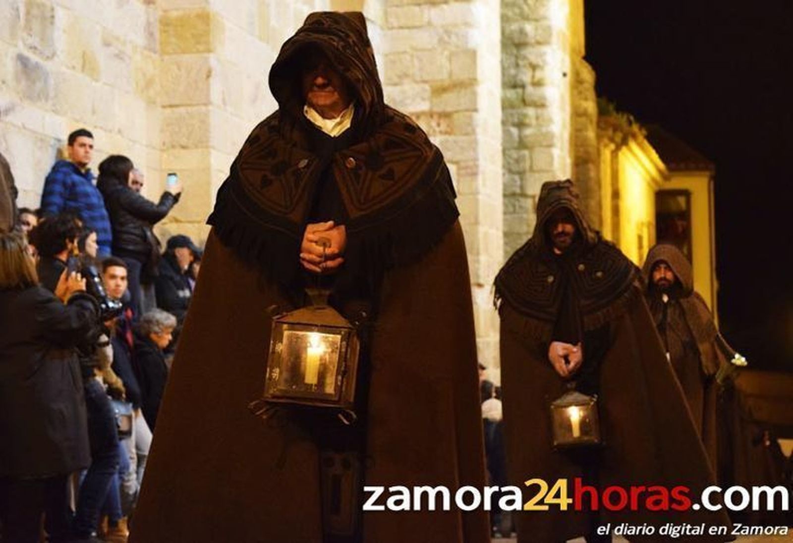 Miércoles Santo: Hermandad de Penitencia del Santísimo Cristo del Amparo