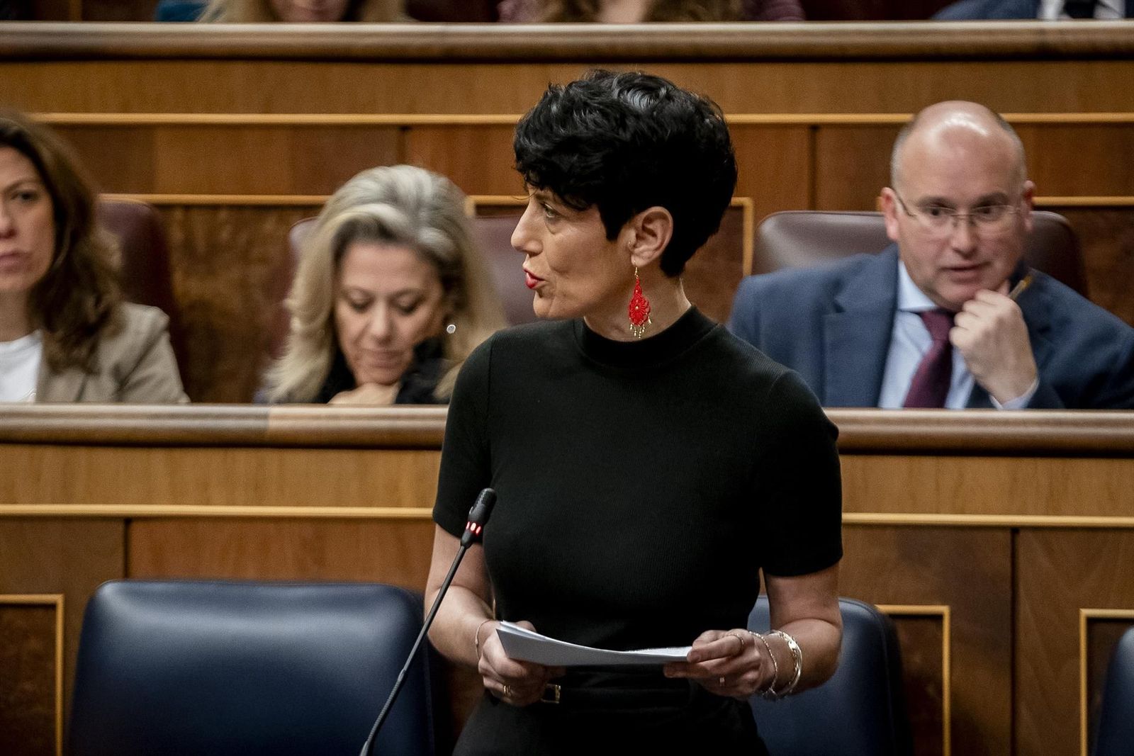 La ministra de Inclusión, Seguridad Social y Migraciones, Elma Saiz, en el Congreso de los Diputados. A. Pérez Meca - Europa Press.