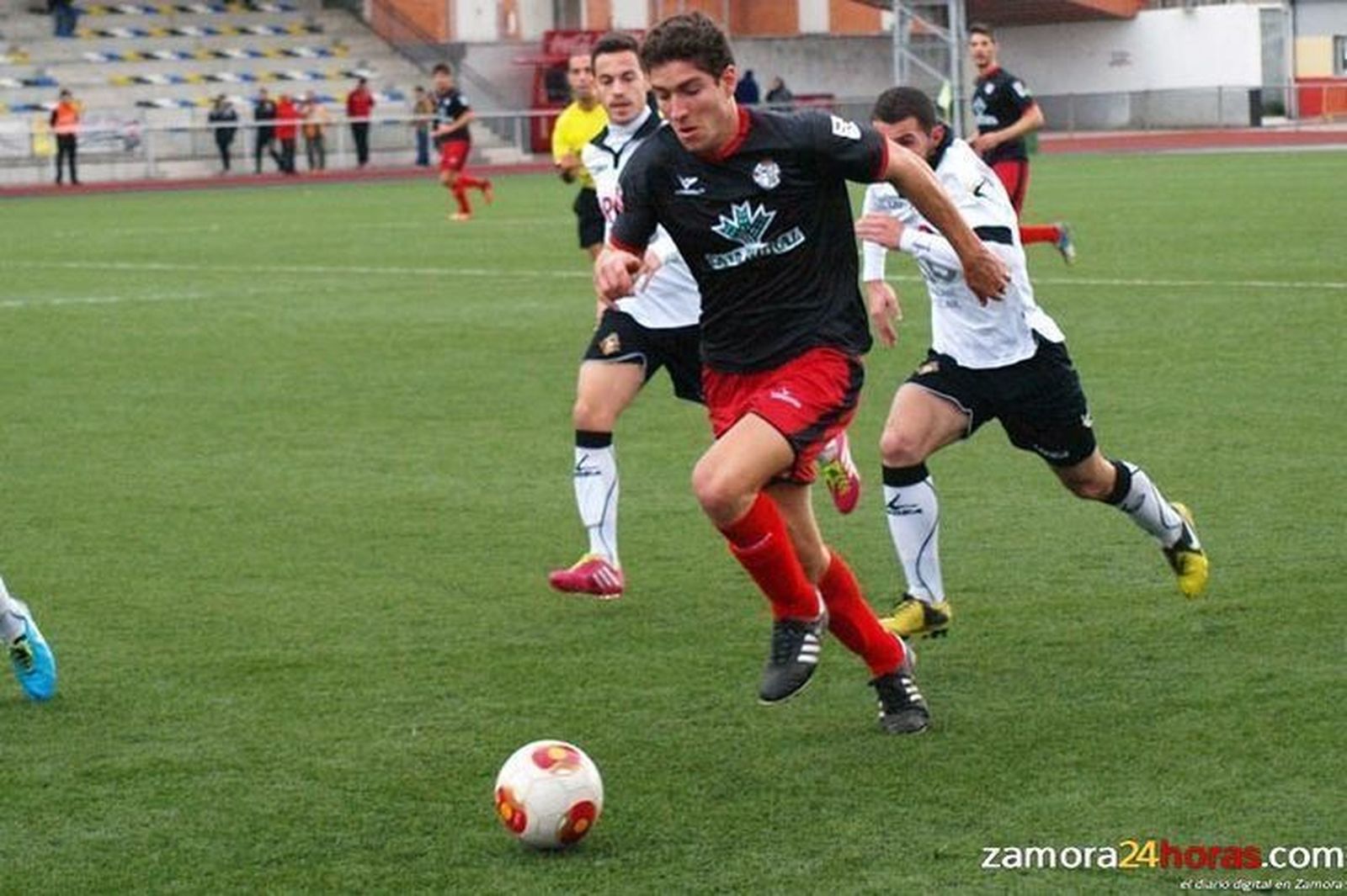 Revive el minuto a minuto del Caudal de Mieres 0 - 1 Zamora CF