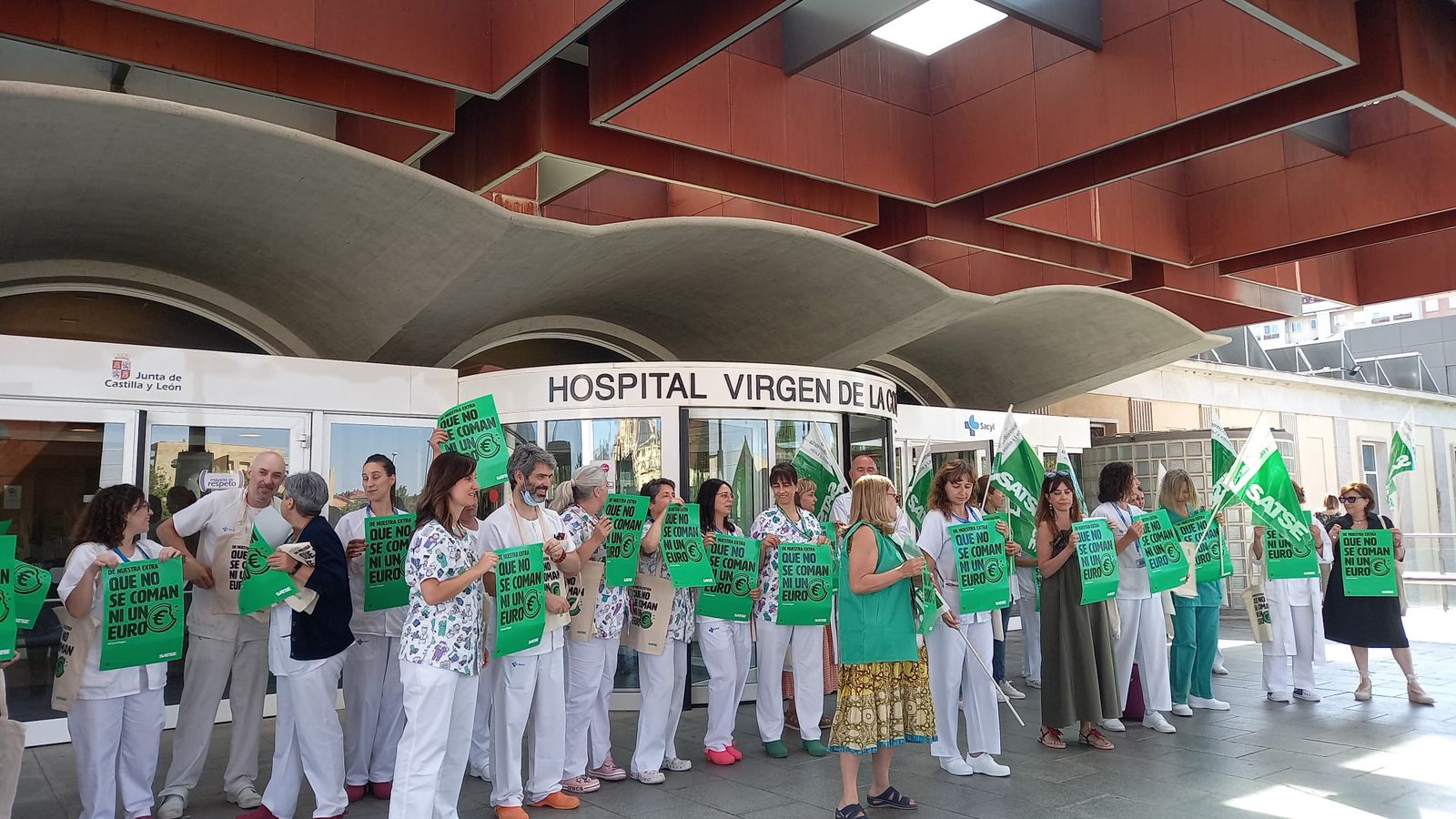 Protesta de los enfermeros y enfermeras del Virgen de la Concha