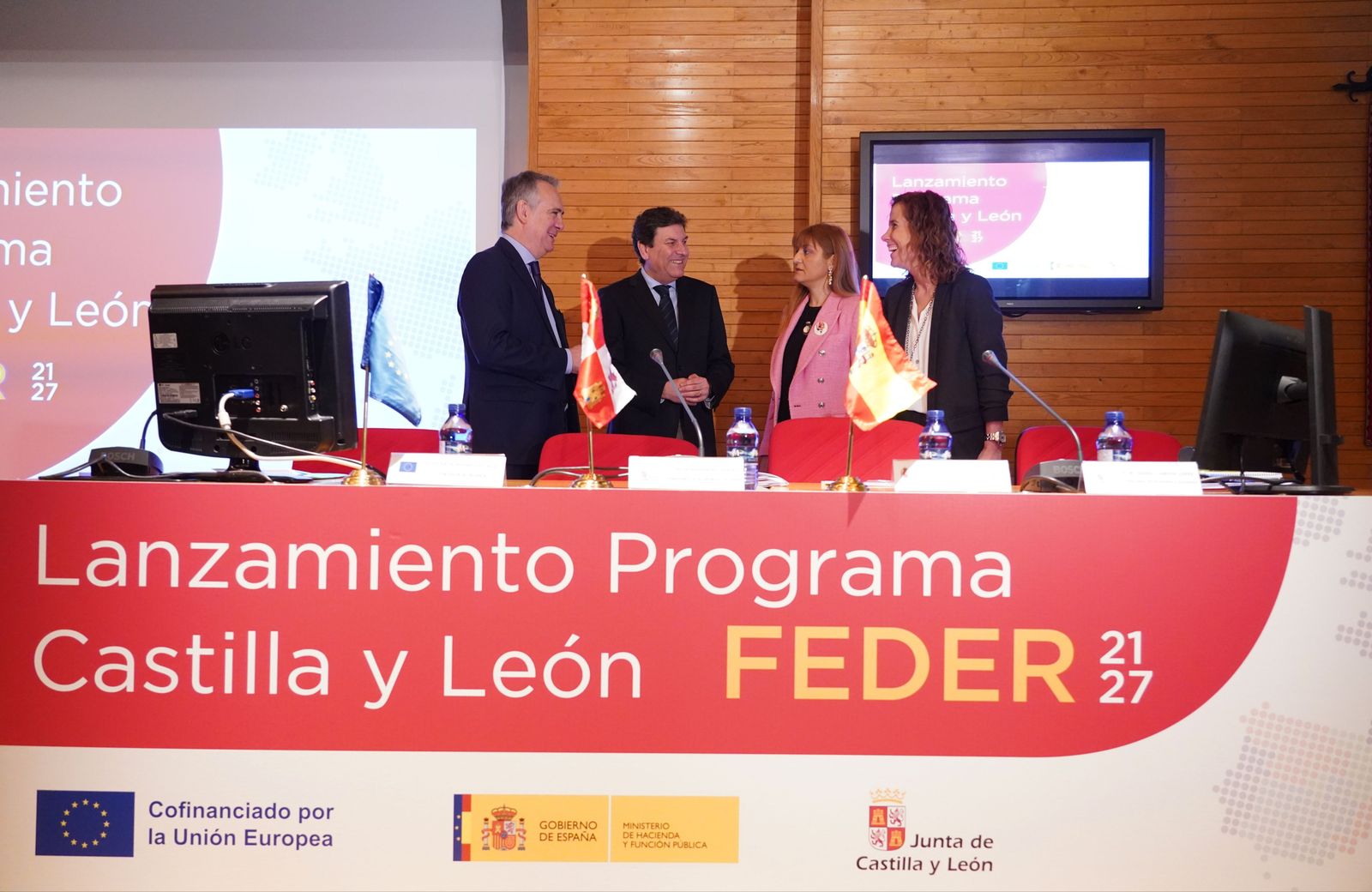 El consejero de Economía y Hacienda y portavoz, Carlos Fernández Carriedo, presenta el programa FEDER de Castilla y León - Miriam Chacón (ICAL)