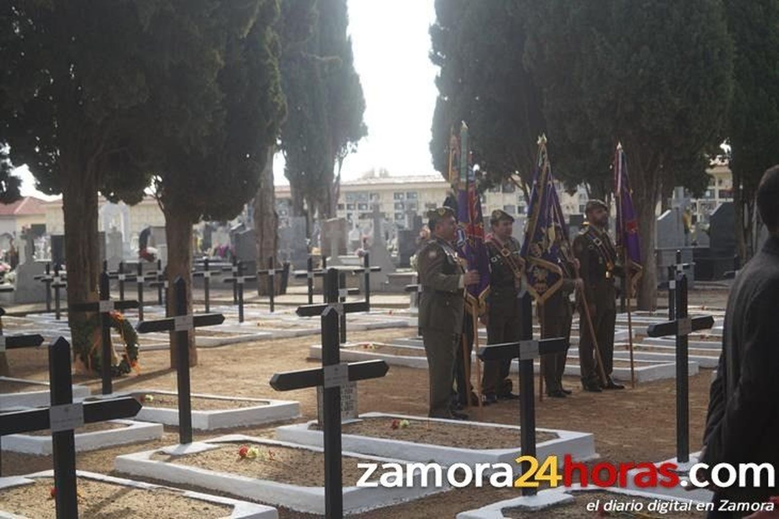 Homenaje militar cementerio