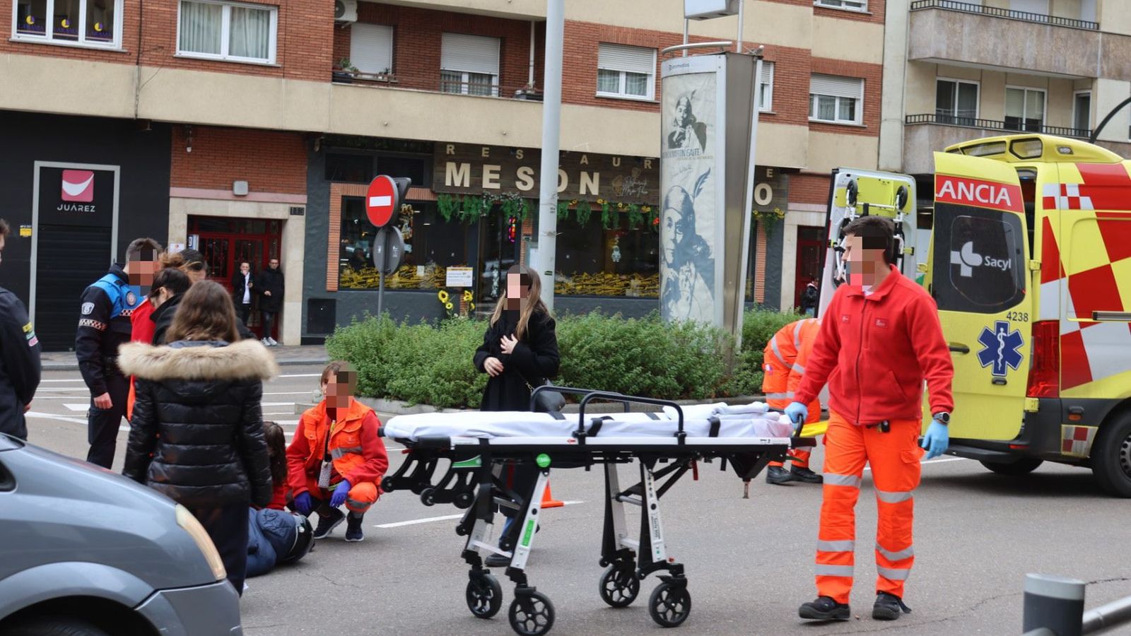 Un motorista herido en la rotonda de la UDS