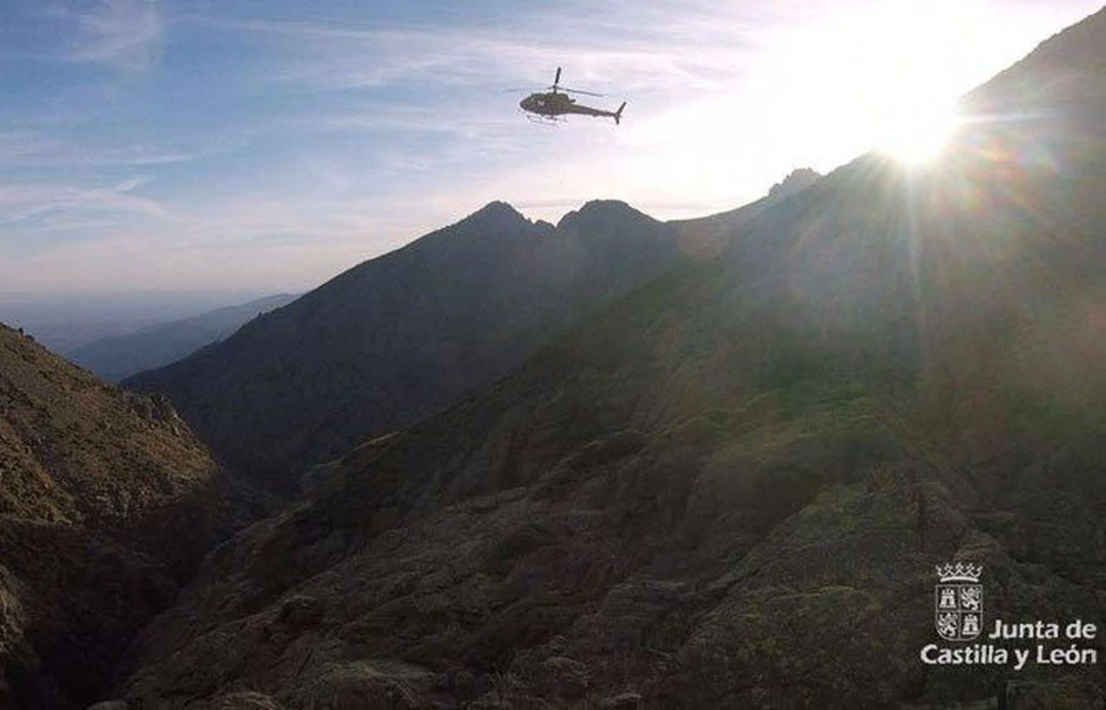 Rescatado un montañero enriscado al bajar del Almanzor