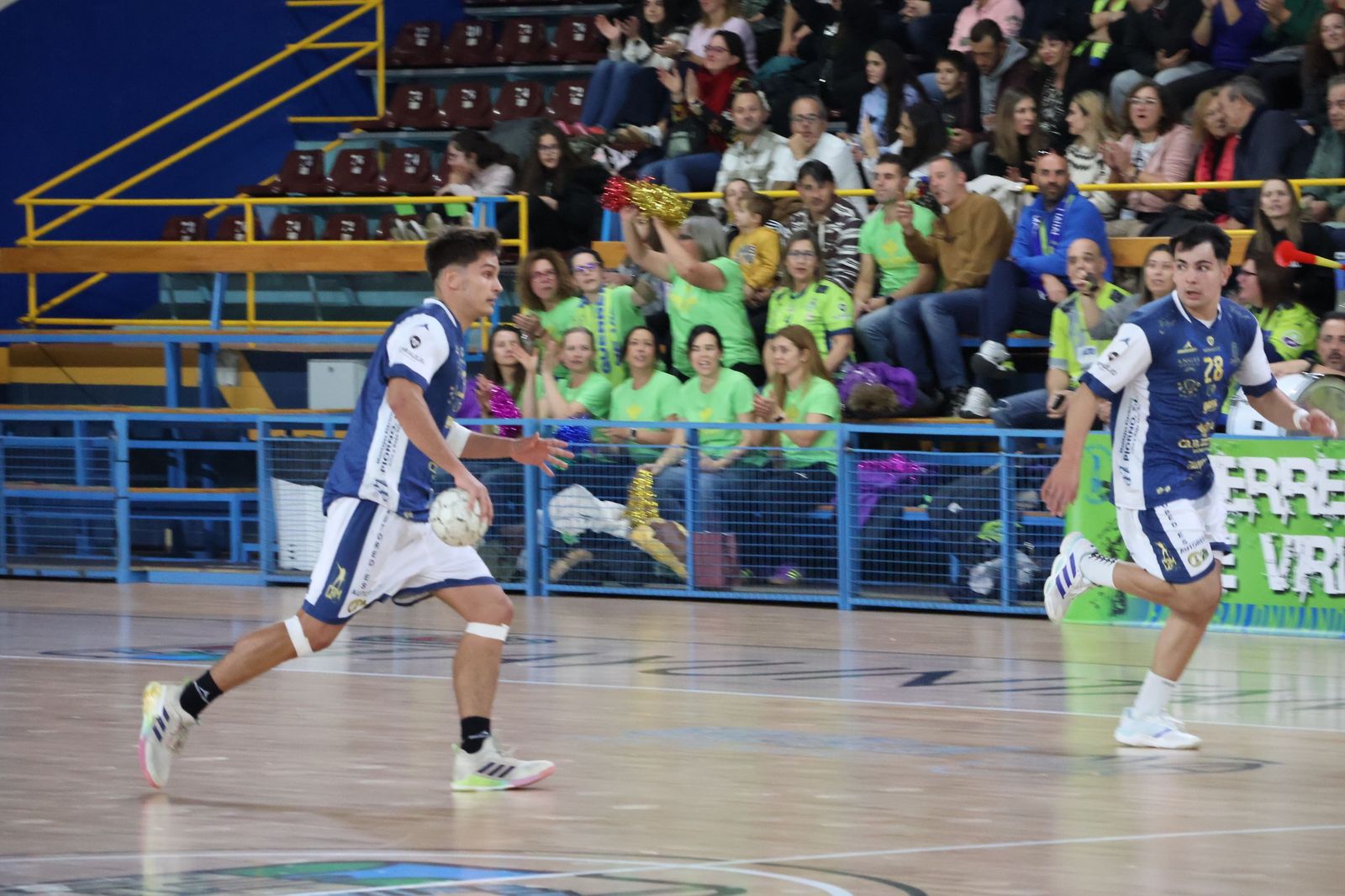 GALERÍA | El BM Zamora se juega consolidar el liderazgo frente a los asturianos del Auto-Center Principado Vetusta