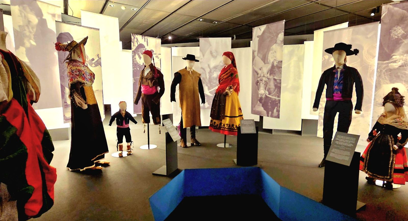 El Museo del Traje de Madrid celebra su centenario con el acento más zamorano