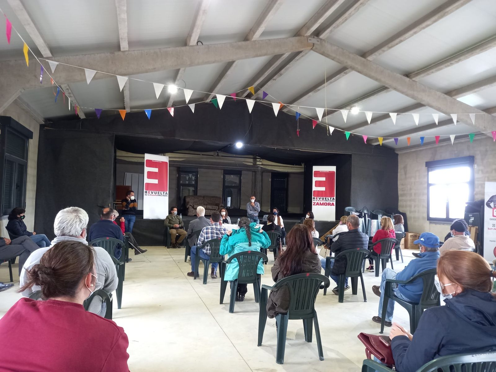 a España Vaciada de la provincia reúne a más de 70 personas en la presentación Comarcal del Modelo de Desarrollo en San Juan del Rebollar