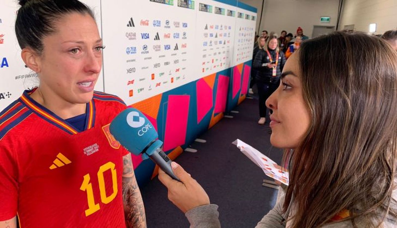 Andrea Peláez entrevista a Jenni Hermoso