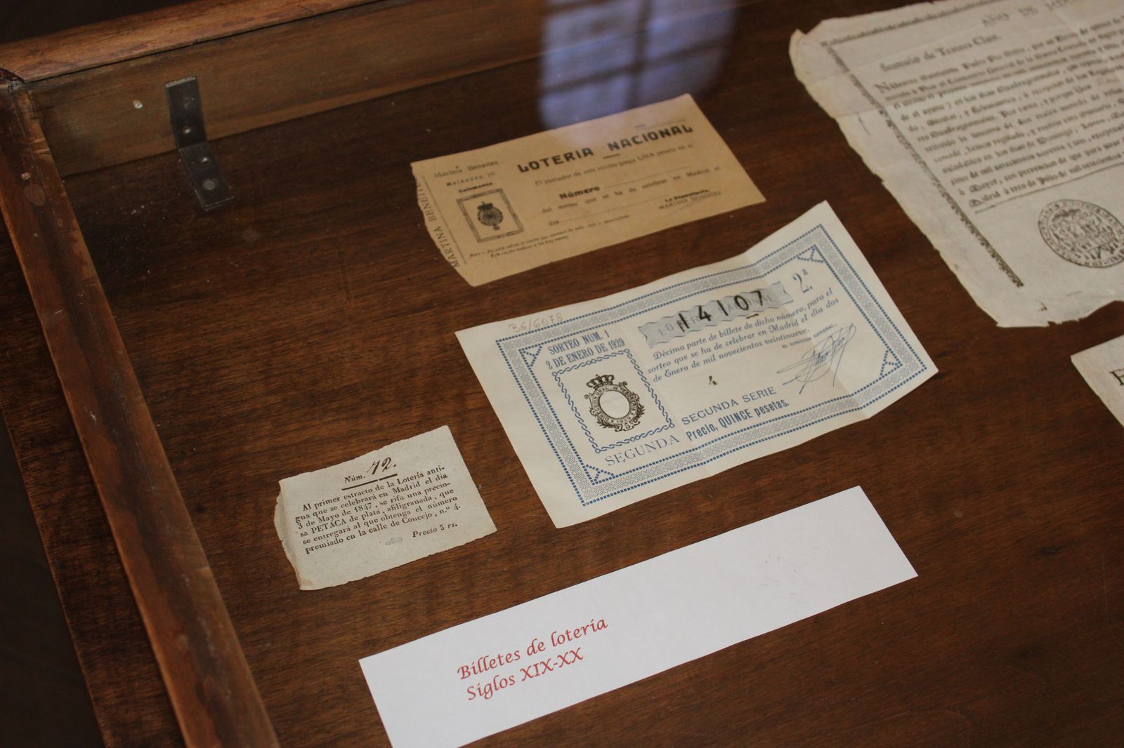 biblioteca-usal-serendipias-libros-historicos-directora-de-la-biblioteca-de-la-usal-libros-5