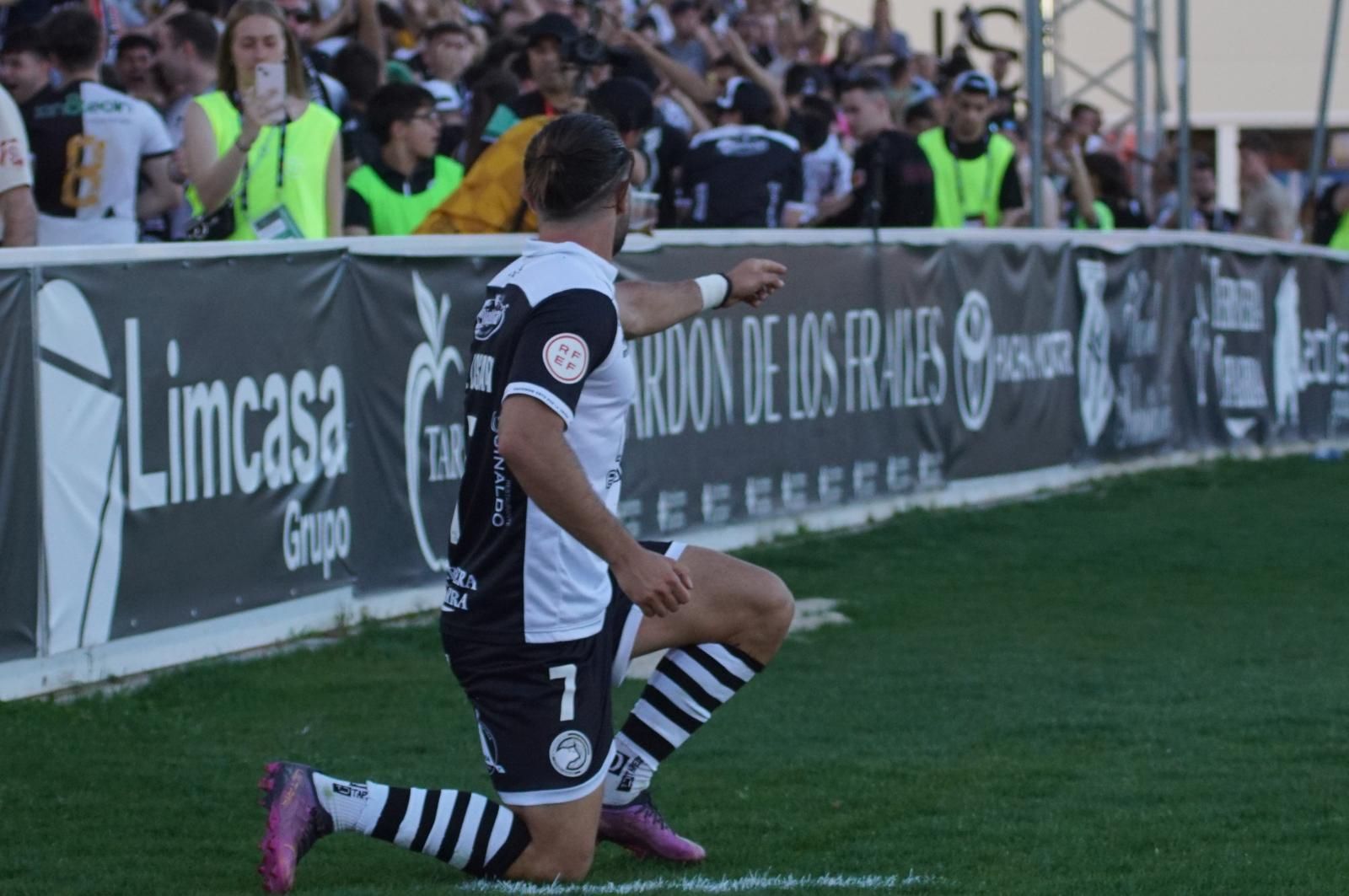 whatsapp-image-2024-04-14-at-19-57-16-2