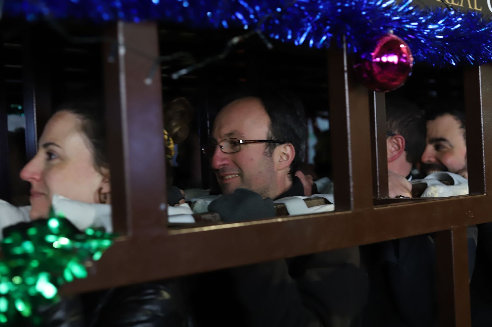 GALERÍA | La Cofradía de Nuestra Madre saca a las calles la Navidad más semanasantera y solidaria