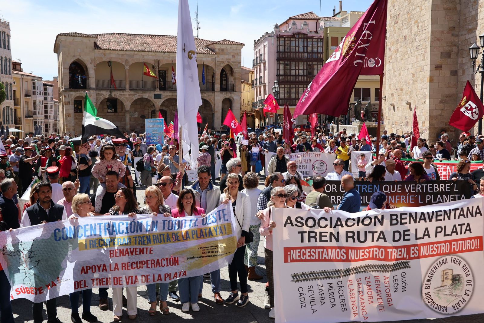 Concentración por la reapertura del tren de la Ruta de la Plata.