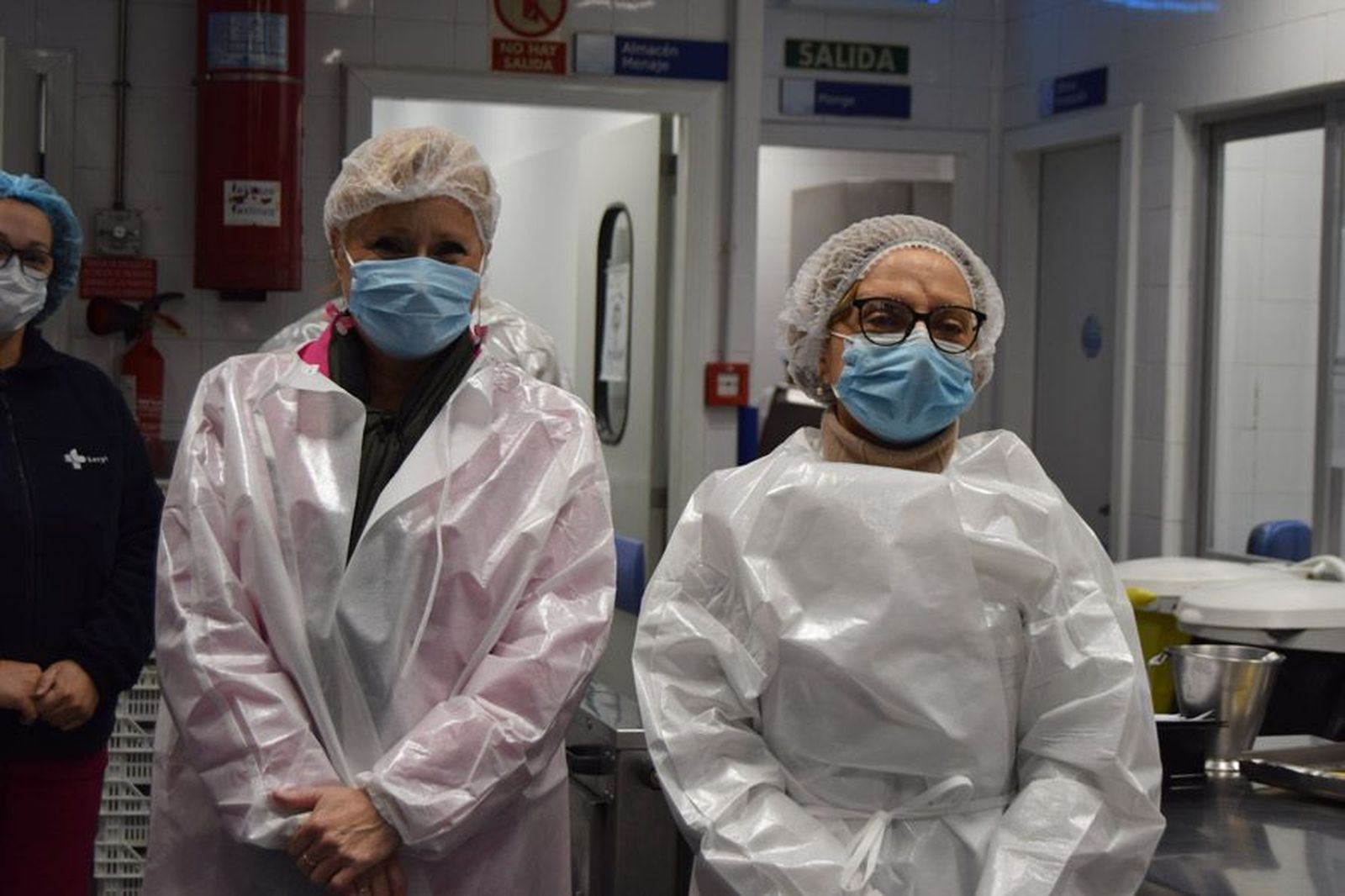 la-delegada-territorial-leticia-garcia-visita-la-cocina-de-linea-fria-del-complejo-asistencial-de-zamora-tras-las-obras-de-mejora-79