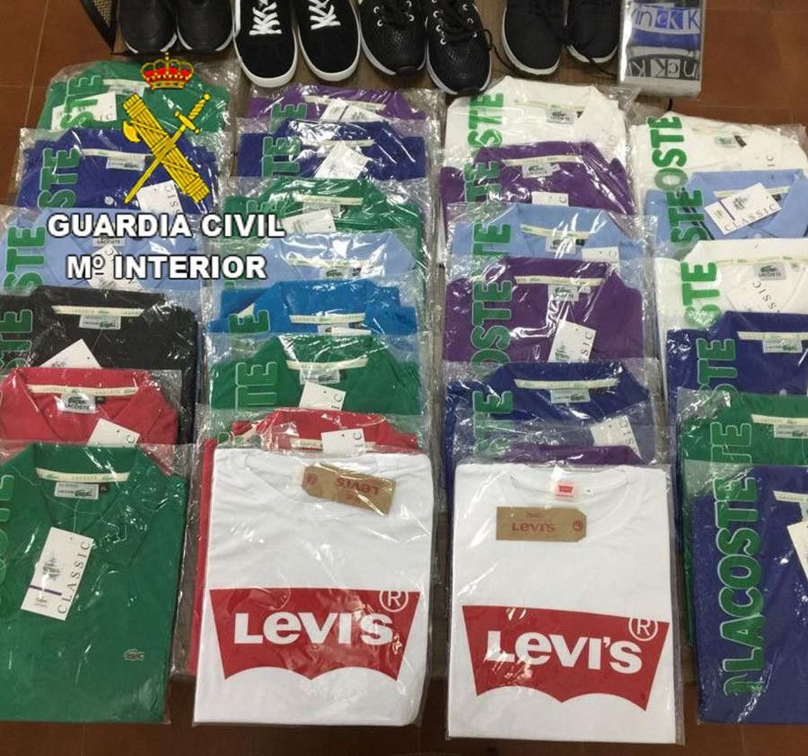 2 fotos prendas incautadas (Copy)