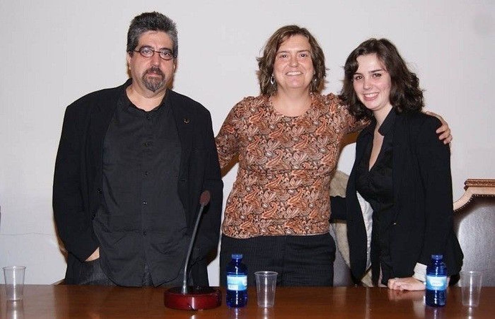 Almudena Guzmán participa en el Ciclo de Poesía Intersecciones