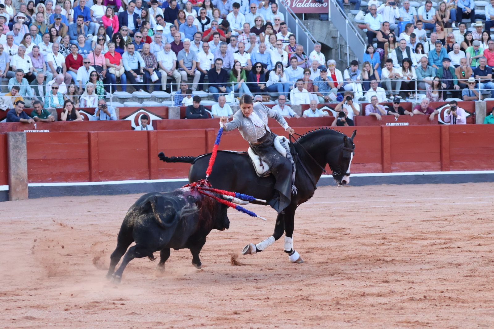 La Glorieta revive el aroma de la feria taurina con el primer festejo: Lea Vicens, Raquel Martín y Olga Casado