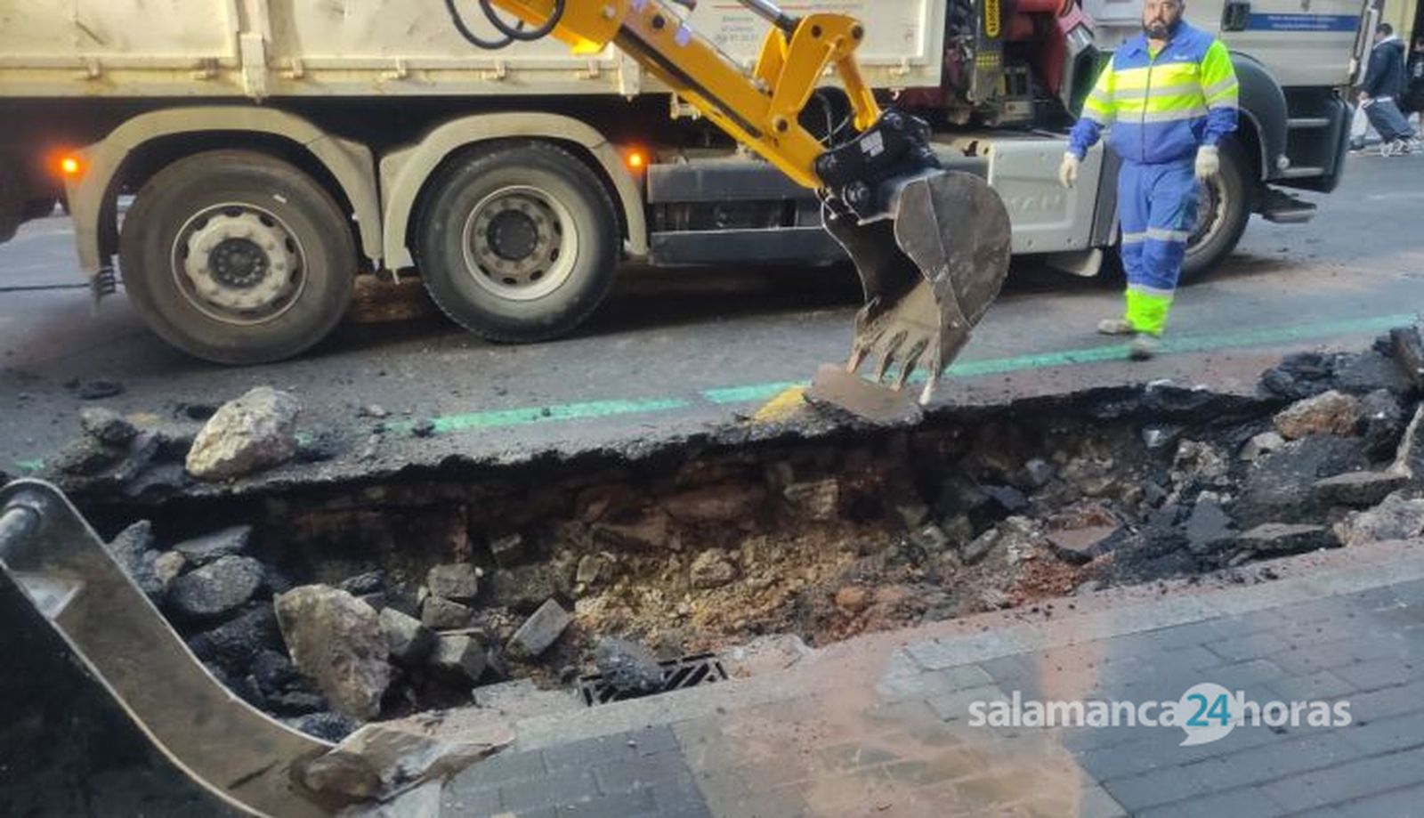 Corte de tráfico en el paseo de Torres Villarroel (6)