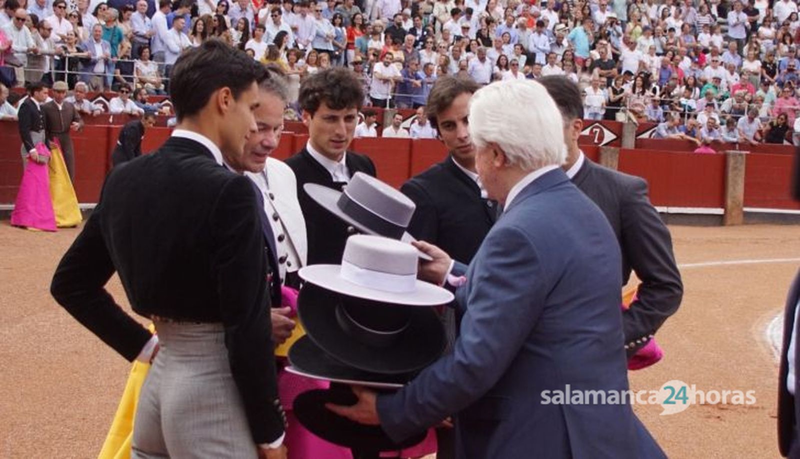 Clase magistral taurina por San Juan de Sahagún en Salamanca: imágenes del festejo Clase magistral taurina por San Juan de Sahagún en Salamanca: imágenes del festejo